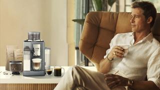 Brad Pitt sarà ancora protagonista della nuova campagna De' Longhi (foto dal sito De' Longhi)