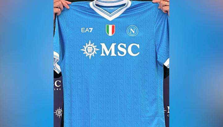 La nuova maglia del Napoli con il logo MSC Crociere