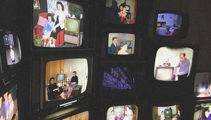 Foto di Coline Haslé su Unsplash