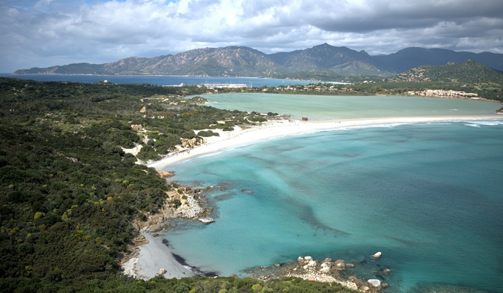 Foto di Simon Wiedensohler su Unsplash