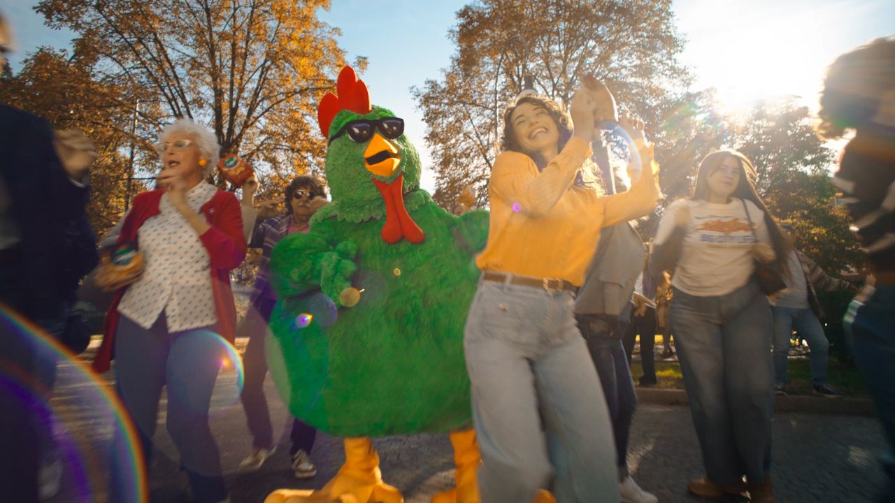 Un frame dello spot Gallo’s Chips