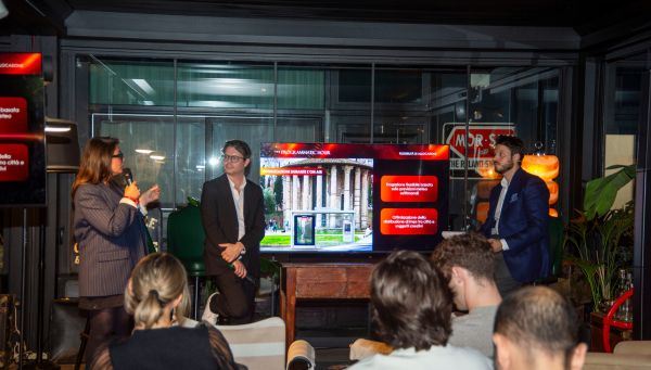 Speaker sul palco a The Programmatic Hour