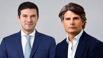 Ritratto professionale di due uomini in abito.png