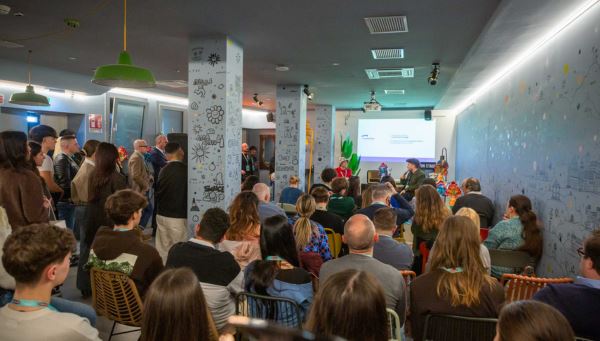 Evento con persone e creators. balocco