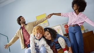 Un'immagine della campagna Kiabi