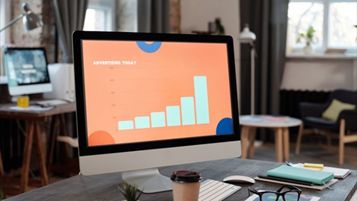 Foto di Mikael Blomkvist (https://www.pexels.com/it-it/foto/creativo-scrivania-banco-ufficio-6476563/)