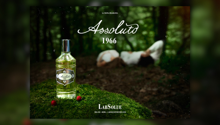 Un'immagine della campagna dedicata alla fragranza Assoluto 1966